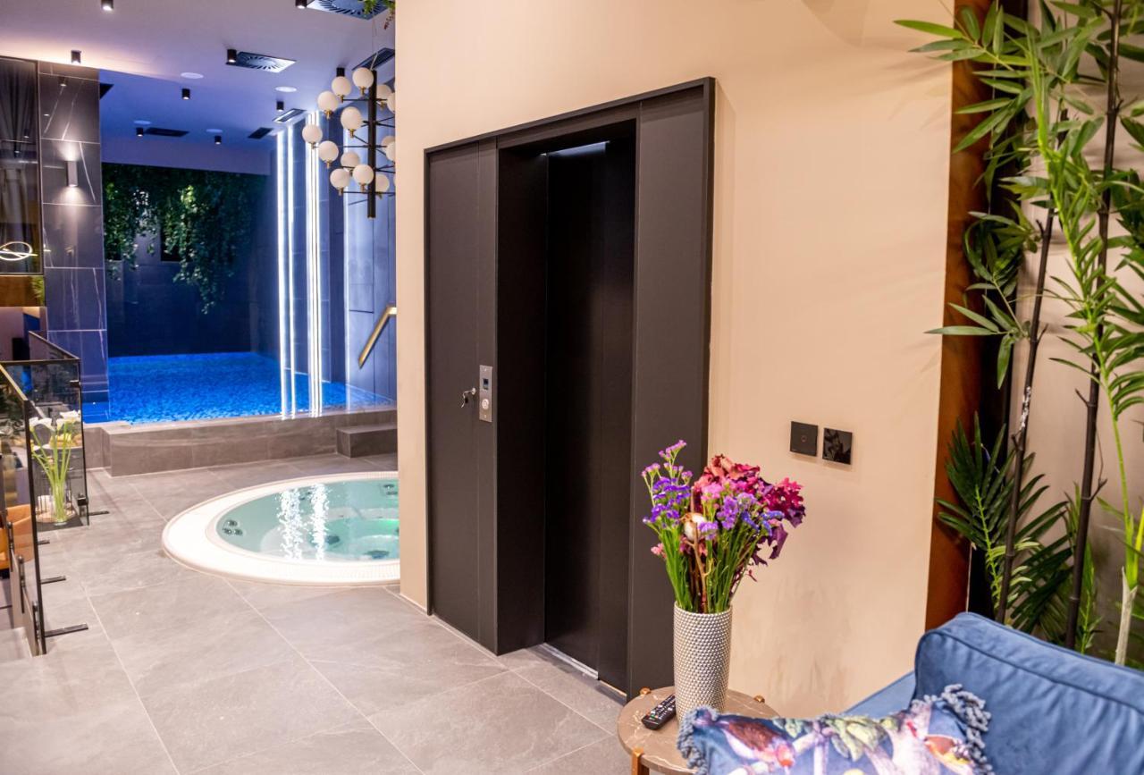 Marconio Wellness Private Pool & Spa - City Center 贝尔格莱德 外观 照片